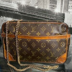 Authentic Louis Vuitton Monogram Compiegne Cosmetic Clutch Bag